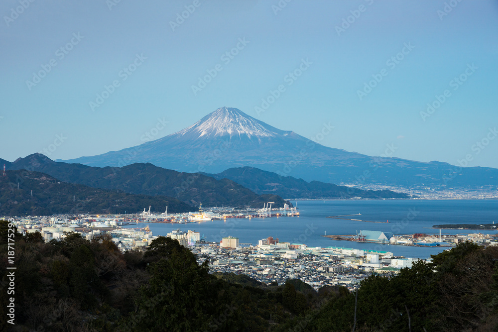 Mount Fuji and Shimizu Port in winter (冬の富士山と清水港)