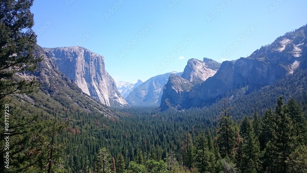 Fototapeta premium Yosemite daleko