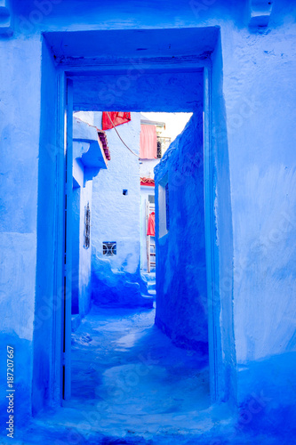 Blue wall and door, Chefchaouen © dinozzaver