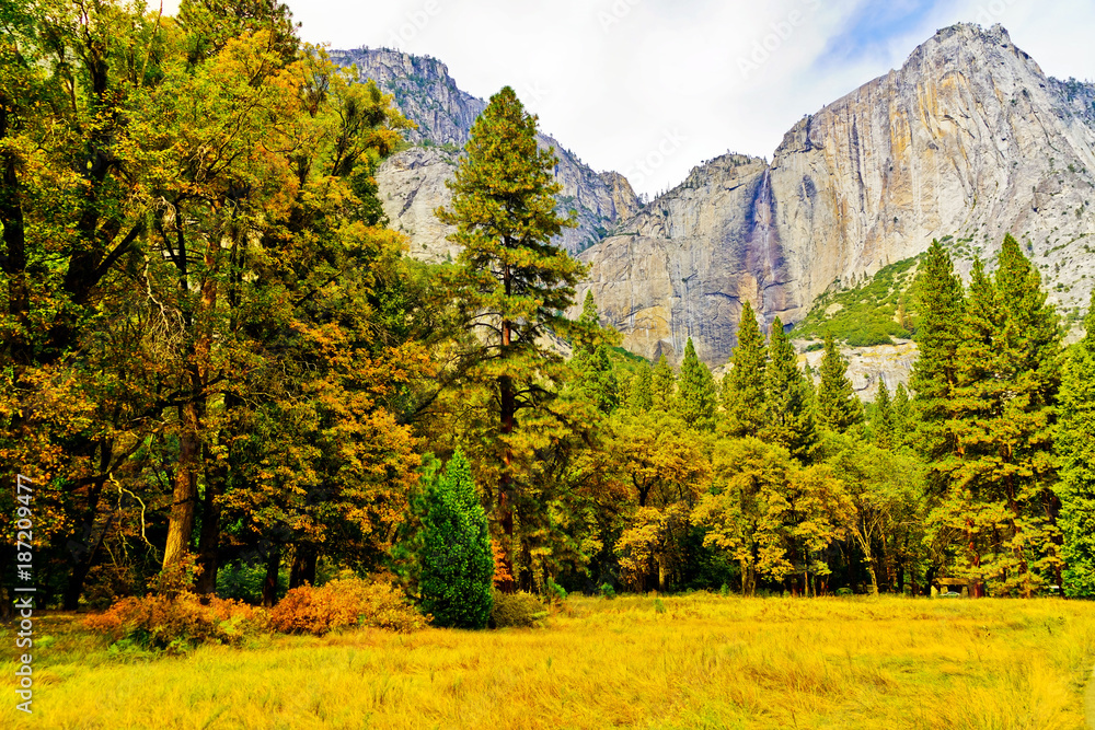 View of Yosemite Valley in Yosemite National Park in autumn.