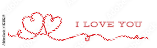 Liebes Herzen aus rot-weiße Kordel Schnur,
Schleifen Banner zum Valentinstag, Muttertag, Geburtstag u.a. mit I Love You Text,
Vektor Illustration isoliert auf weißem Hintergrund
