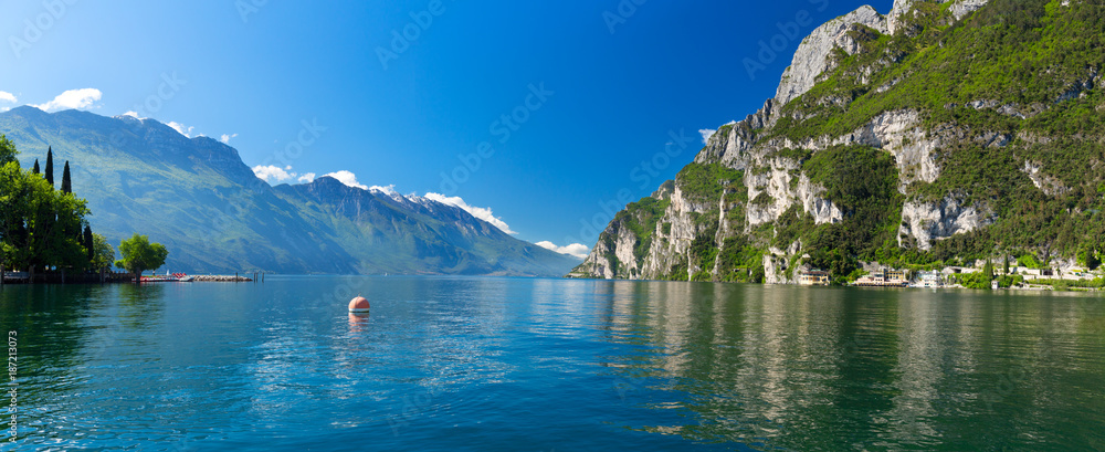 Summer view over of lake Garda in Italy - obrazy, fototapety, plakaty 