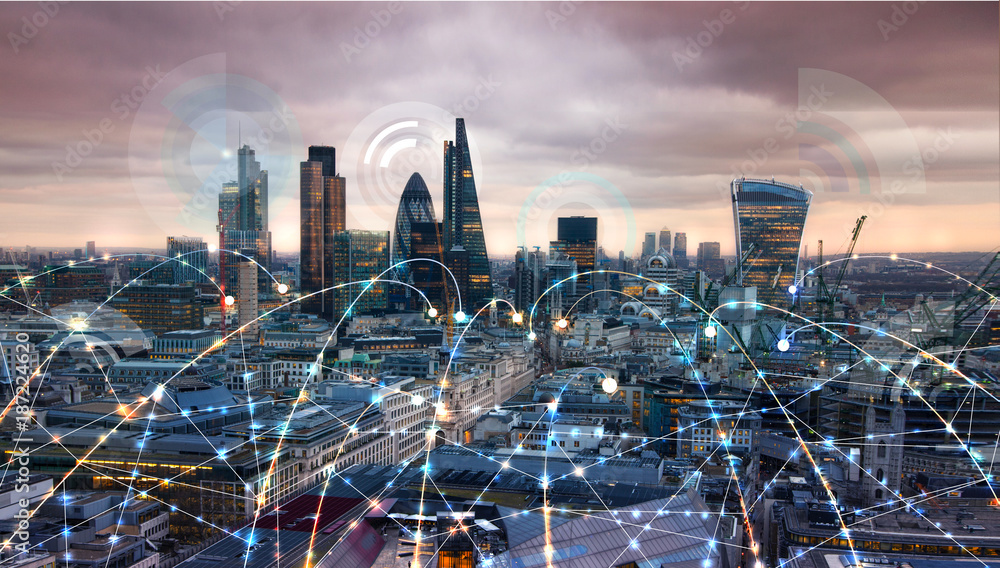 Fototapeta Miasto Londyn o zachodzie słońca. Ilustracja z ikonami komunikacji i biznesu, koncepcja połączeń sieciowych.