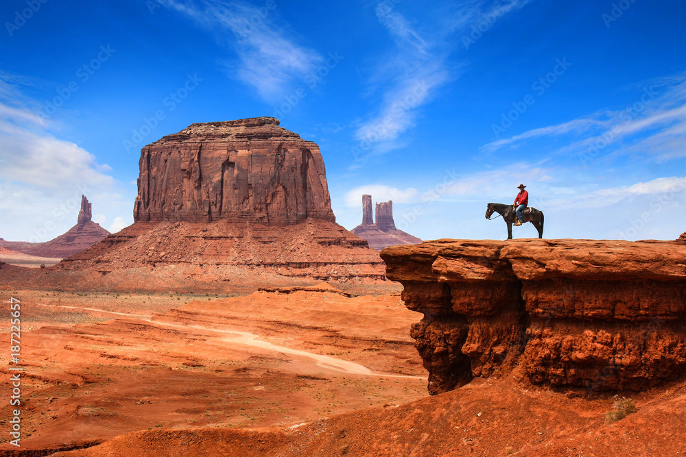 Fototapeta Monument Valley z Horseback rider / Utah - USA