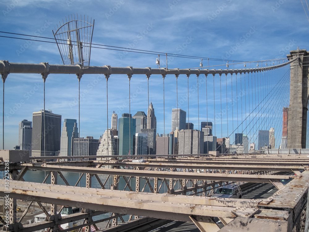 Fototapeta premium View from the Brooklyn Bridge in 2009