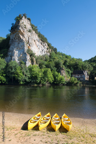 River the Dordogne with canoes for rent