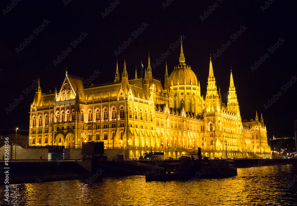 Fototapeta premium Night view of Hungarian parliament im Bucarest.