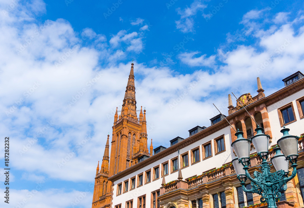 Obraz premium Nassauer Dom und Rathaus Wiesbaden