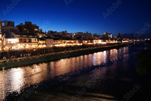 京都鴨川納涼床