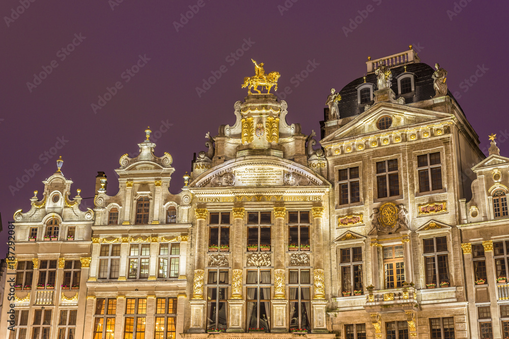 Fototapeta premium Guildhalls on Grand Place in Brussels, Belgium.