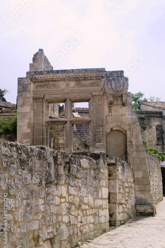 Baux