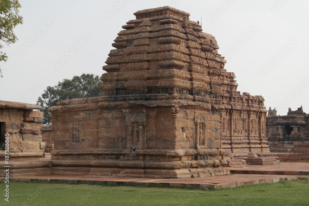Группа храмов в городе Паттадакал в Индии