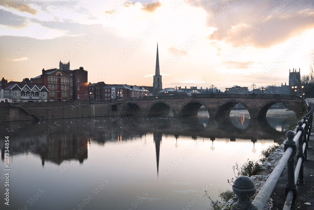 river severn in worcester with cathedral
