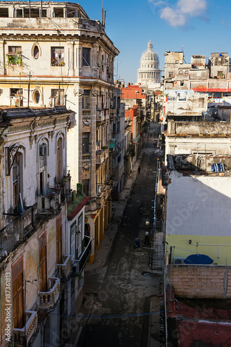 Old Havana road and the dome of the Capitolio