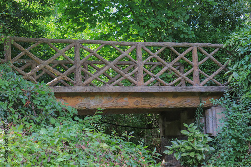 Pays de la Loire - Vendée - Luçon - Jardin public Dumaine - Petit pont de bois