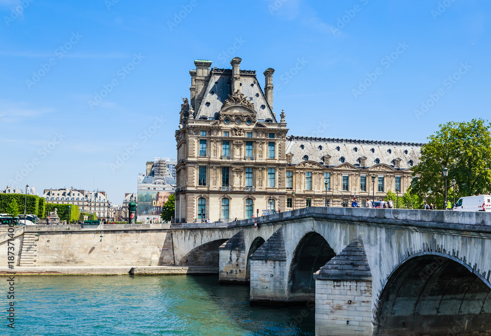 Flora Pavilion ot the Louvre and Pont Royal. Paris. France Flora Pavilion ot the Louvre and Pont Royal. Paris. France