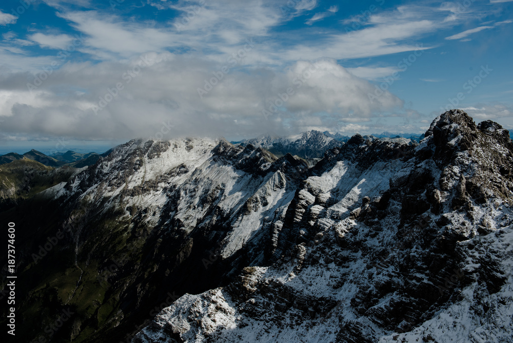 Blick auf Alpengipfel vom Nebelhorn