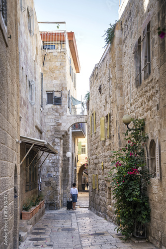 Fototapeta Naklejka Na Ścianę i Meble -  old town cobbled street in ancient jerusalem city israel