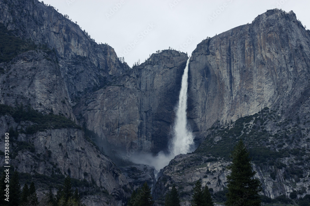 Yosemite Valleys Cloudy Yosemite Valleys Cloudy