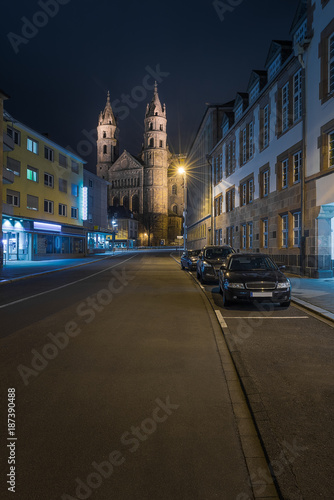 Hagenstraße Worms bei Nacht mit Blick auf den Dom