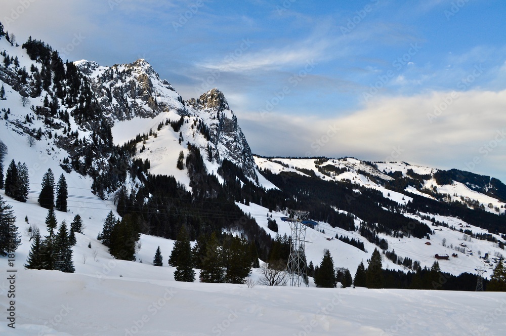 Berg Kleiner Mythen im Schnee und Winter, oberhalb Schwyz von der Holzegg / Brunnital fotografiert, Schweiz