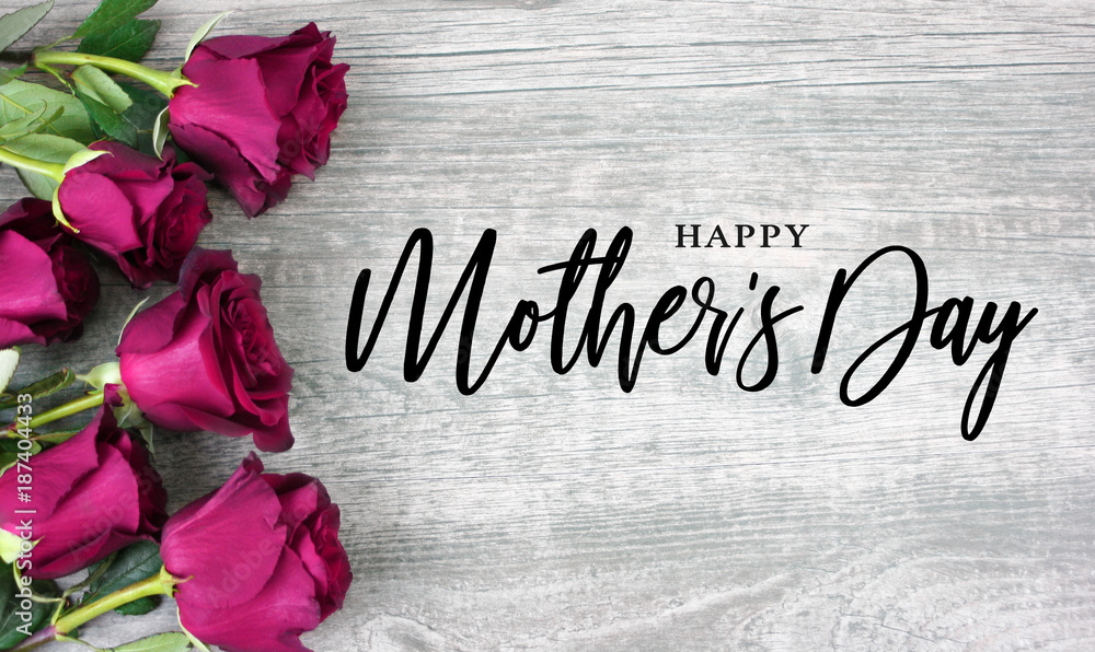 Happy Mother's Day Calligraphy with Pink Roses Over Rustic Wood Background - obrazy, fototapety, plakaty 