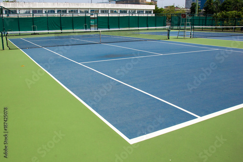 empty tennis court  © PRASERT