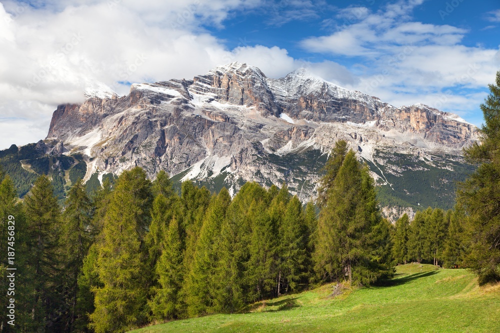 Tofana, Tofano or Le Tofane gruppe, Dolomites, Italy Tofana, Tofano or Le Tofane gruppe, Dolomites, Italy