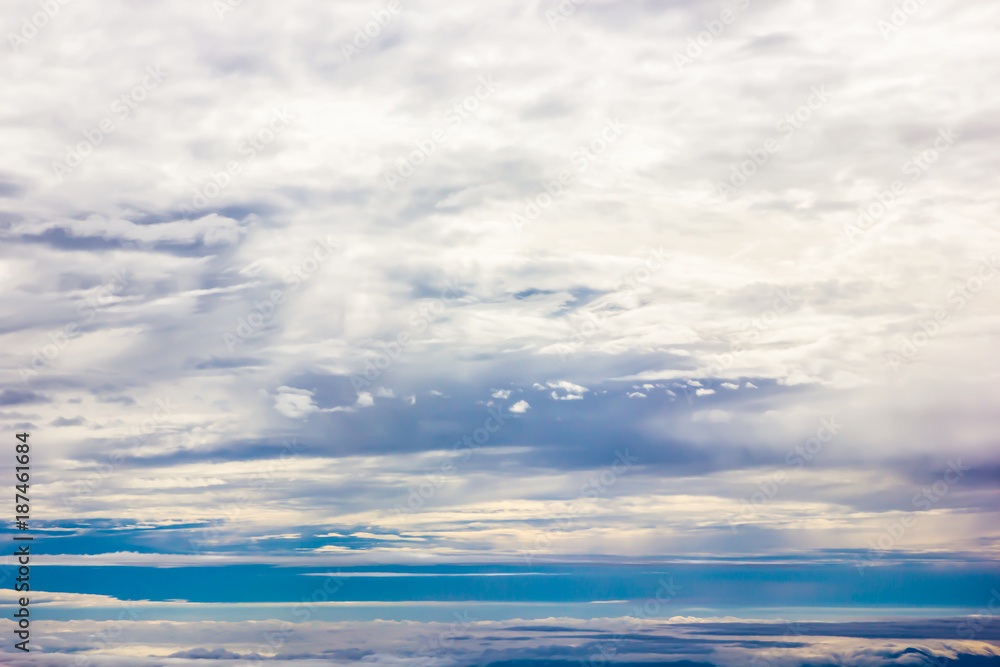Obraz premium Blue sky with cloud background