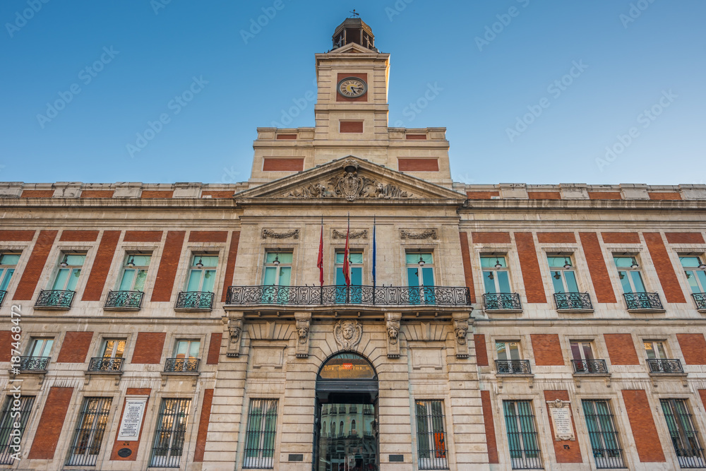 Fototapeta premium The Old Post Office Building, Puerta del Sol, Madrid, Spain