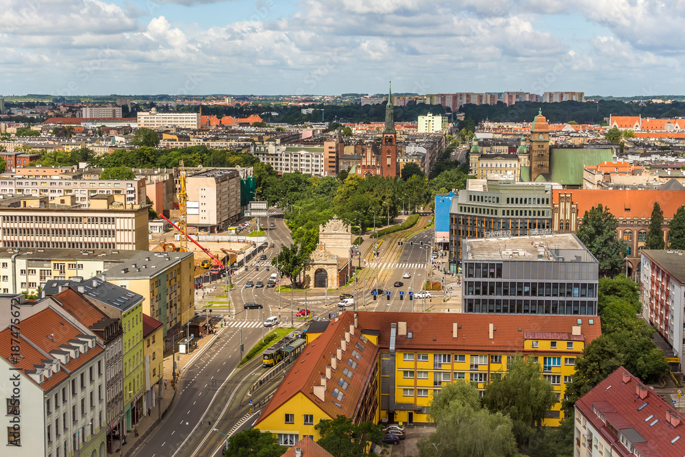 Naklejka premium Szczecin - krajobraz miasta i widok na Bramę Portową. Panorama z punktu widokowego.