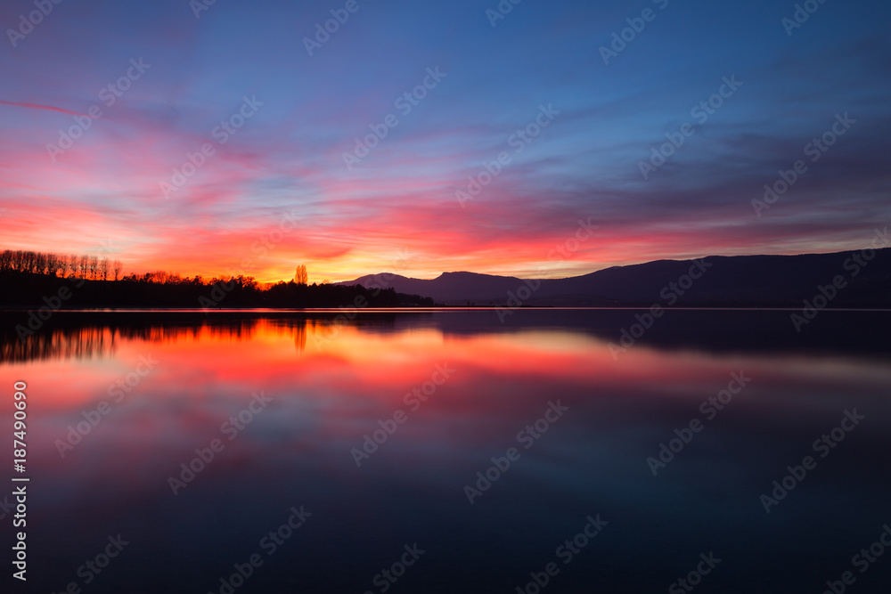 Un coucher de soleil sur le Lac de Neuchâtel