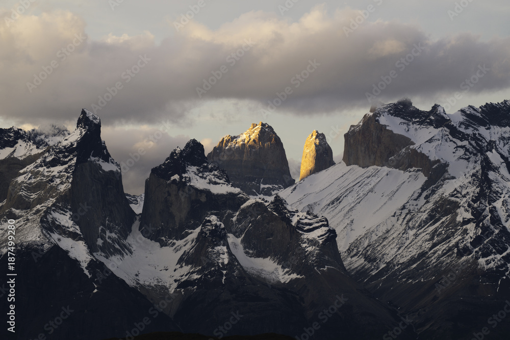 Obraz premium Sunset, Rio Serrano & Torres del Paine
