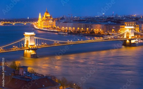 Night view Hungarian Parliament and Budapest Chain Bridge