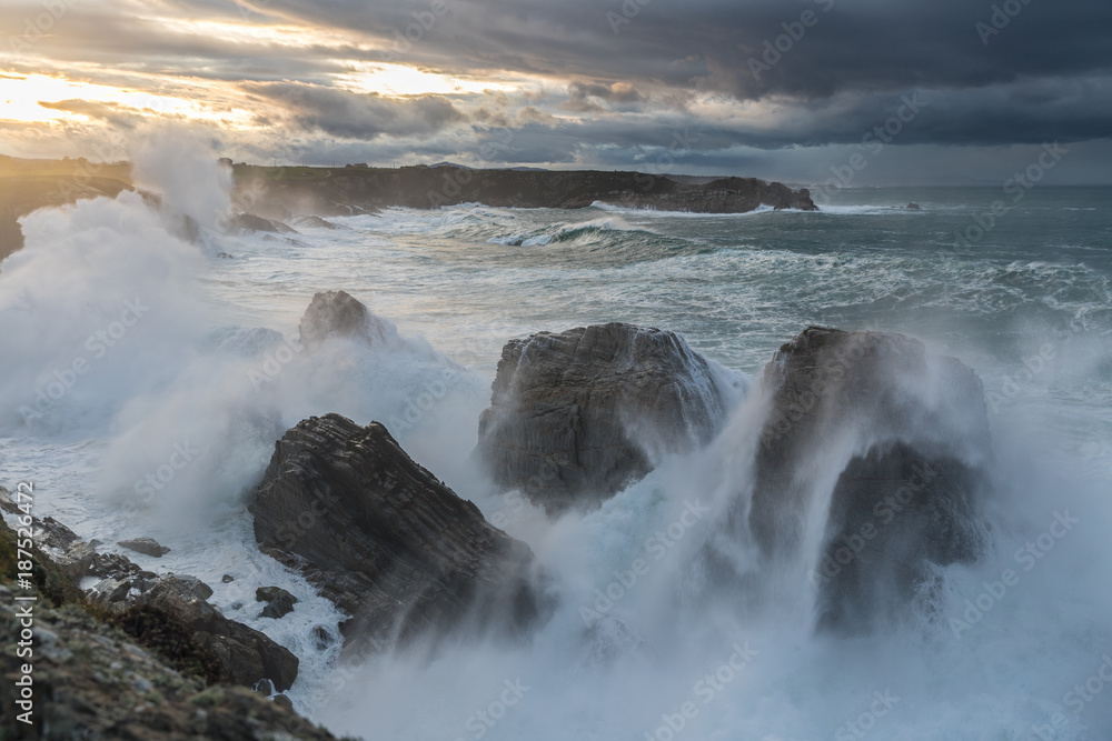 Waves of 10 meters in the Galician coast of Rinlo