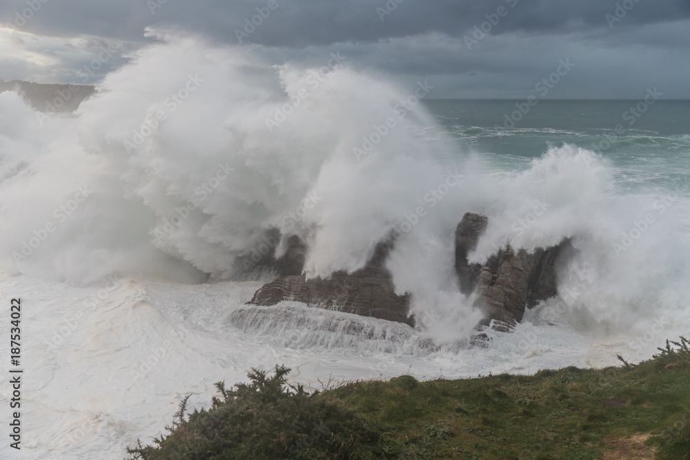 Waves of 10 meters on the Asturian coast