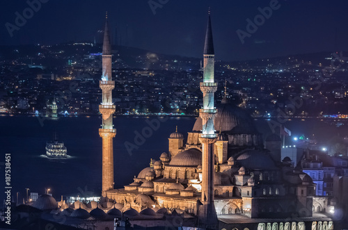 Yeni Cami Mosque in Istanbul, Turkey photo