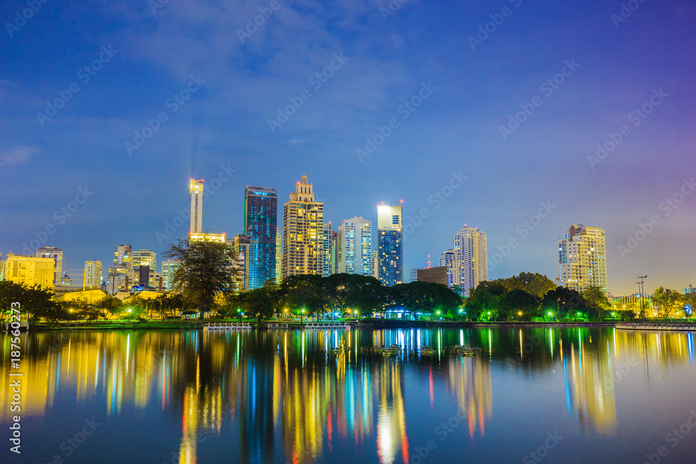 Naklejka premium city night view at Benjakitti Park, Bangkok, Thailand