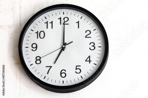 Wall clock in the morning 07.00