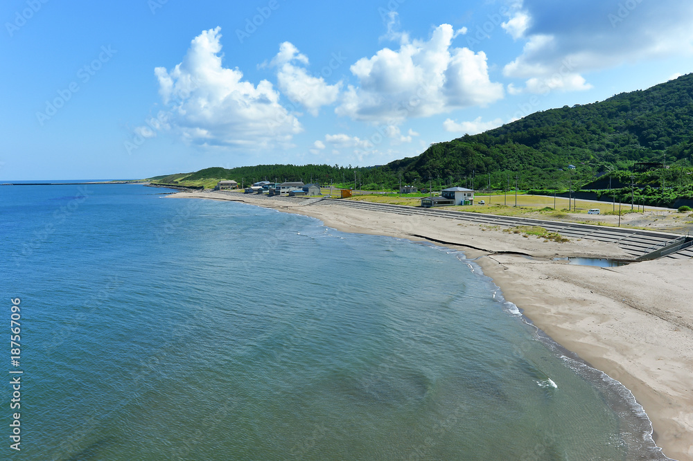 新潟角田浜から日本海を望む