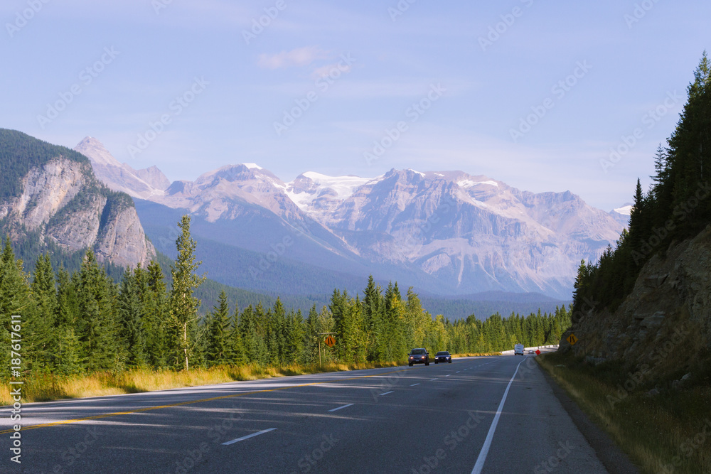 Fototapeta premium Scenic highway in Rocky Mountains in Canada in the morning