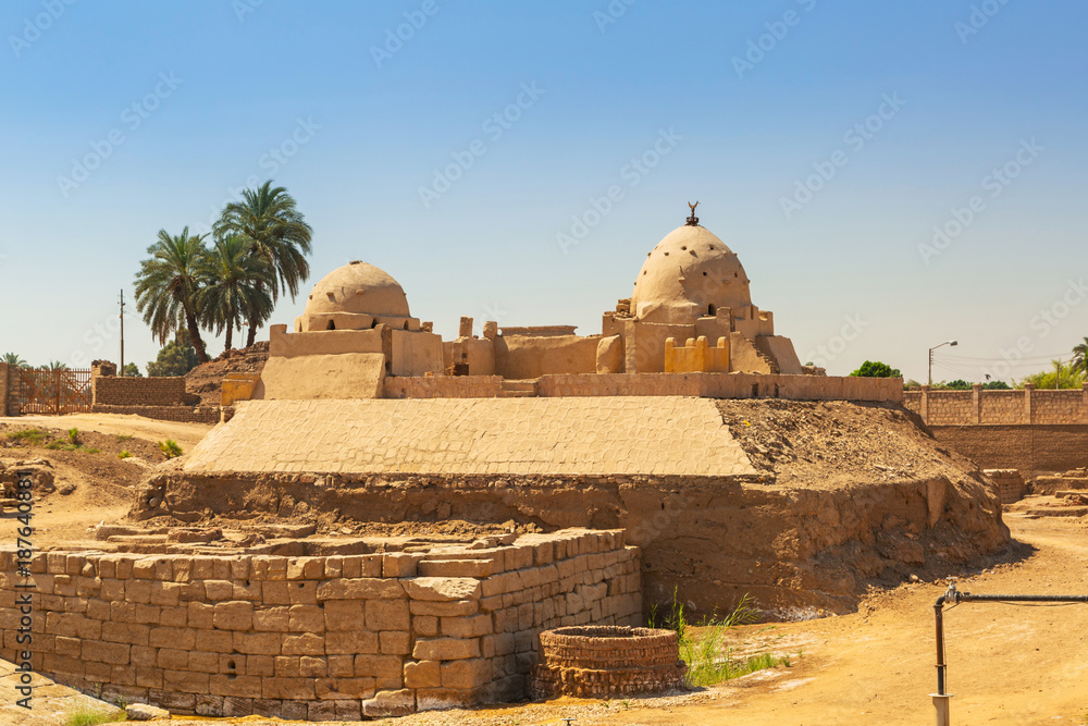 Egyptian ruins near the Karnak temple, Luxor Egyptian ruins near the Karnak temple, Luxor