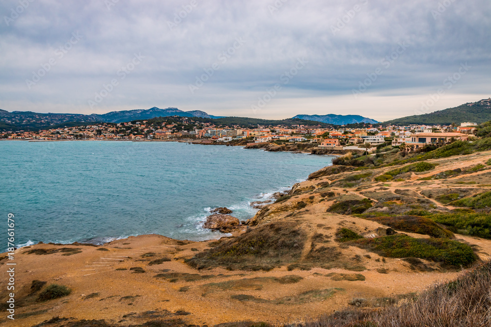 Vu sur Six-Four-les-Plages et Sanary-sur-Mer du Cap Nègre