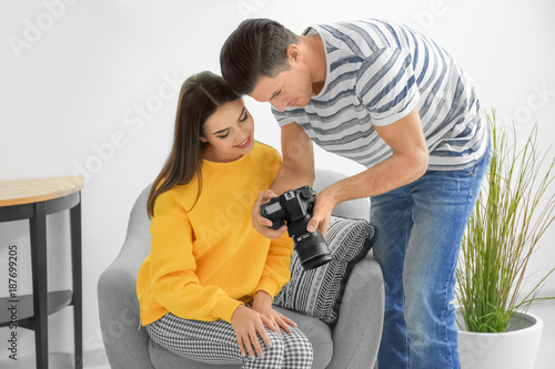 Photographer and model disc...