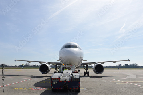  voyage vacances vol avion embarquement passagers aeroport Airbus A320