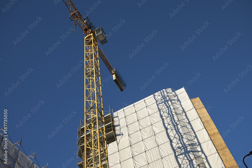 Obraz premium Milan, Italy - December 17, 2017 : Building under construction