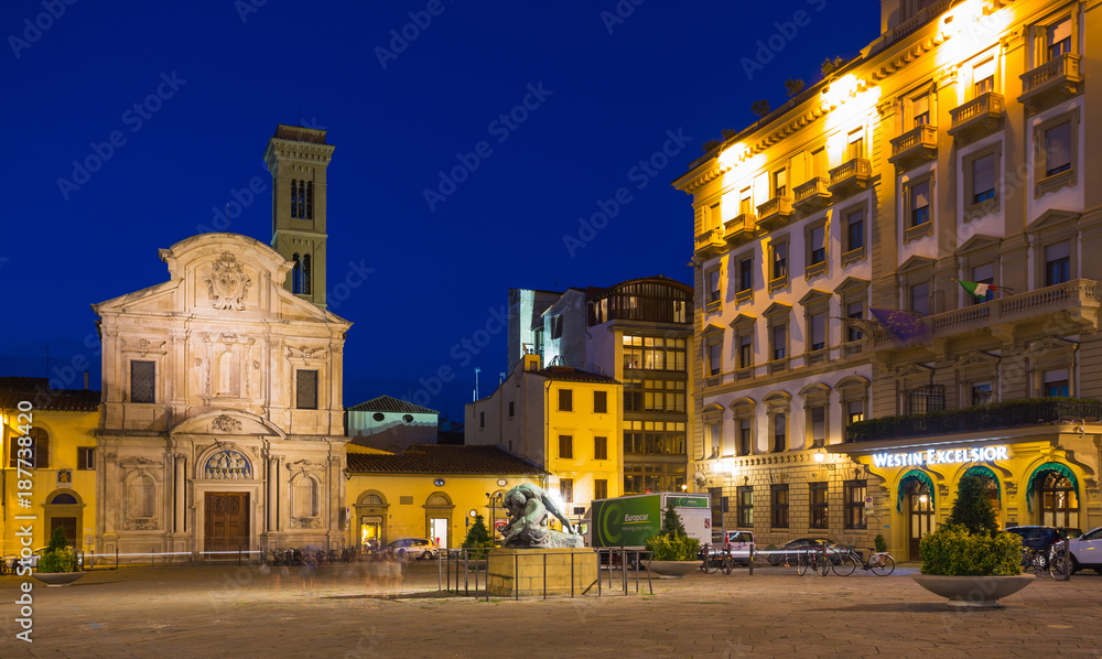 Night view of the town square in Florence Italy