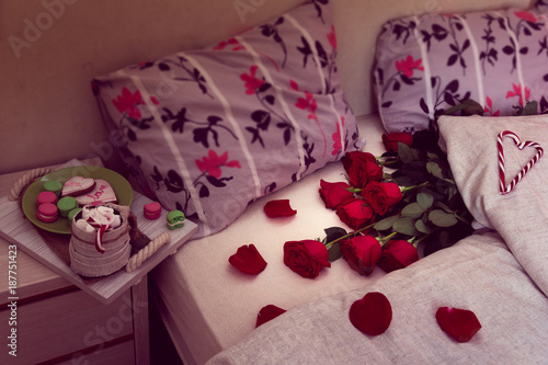 breakfast in bed with red roses