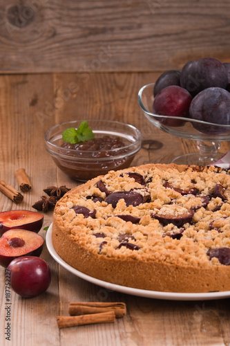 Wallpaper Mural Plum tart.  Torontodigital.ca