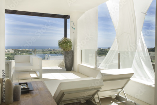 Quadro em tela Terraza chill out lujo vista al mar